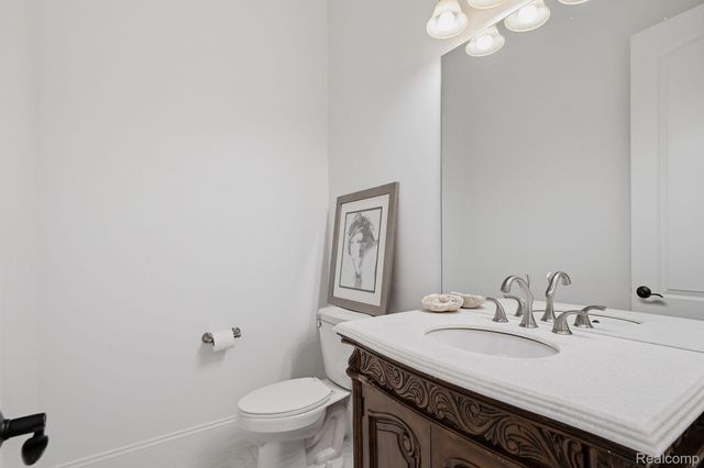 2707 Turtle lake Drive, Bloomfield Charter Township, MI 48302
