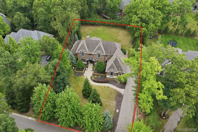2707 Turtle lake Drive, Bloomfield Charter Township, MI 48302