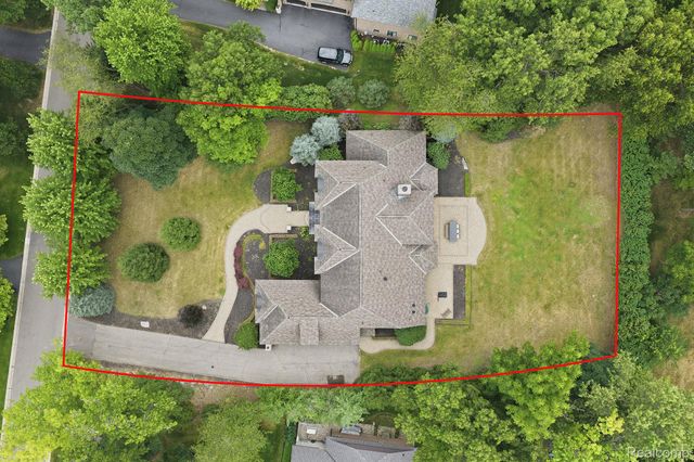 2707 Turtle lake Drive, Bloomfield Charter Township, MI 48302