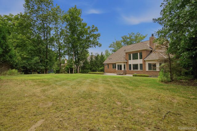 2707 Turtle lake Drive, Bloomfield Charter Township, MI 48302