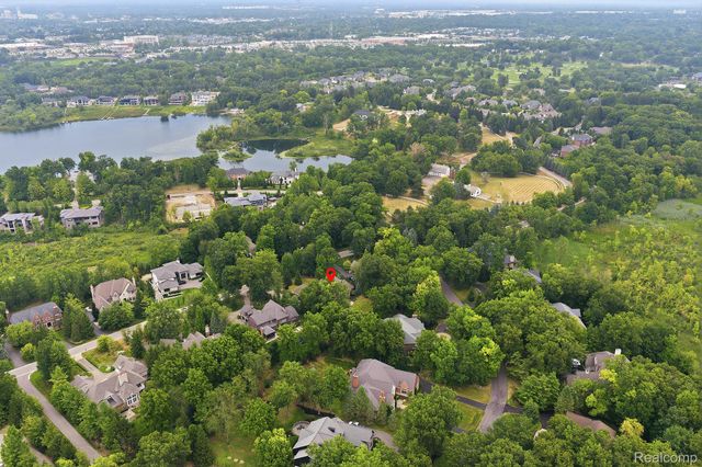 2707 Turtle lake Drive, Bloomfield Charter Township, MI 48302