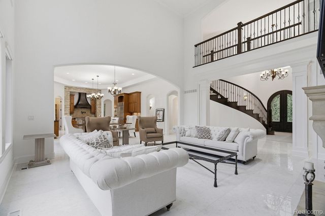 2707 Turtle lake Drive, Bloomfield Charter Township, MI 48302