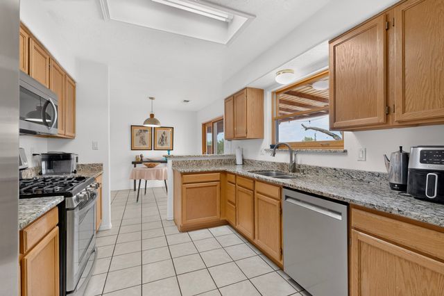 13 Domingo Road, Santa Fe, NM 87508