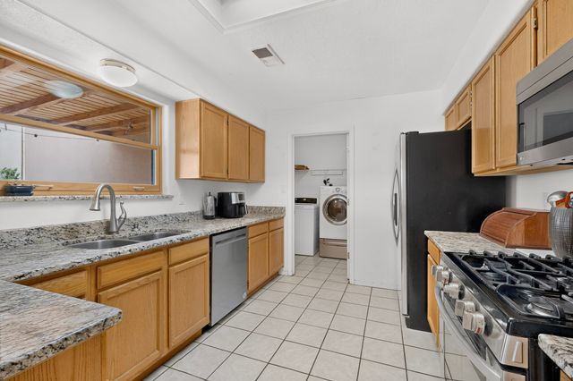 13 Domingo Road, Santa Fe, NM 87508