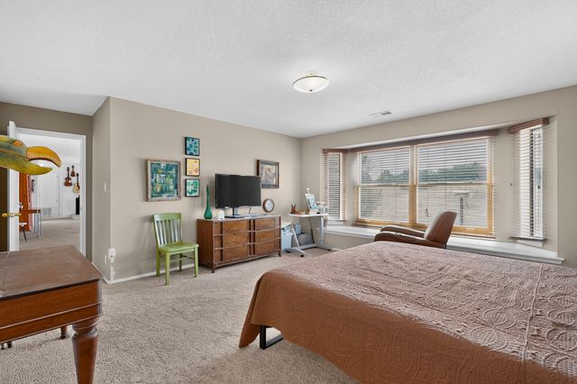 13 Domingo Road, Santa Fe, NM 87508
