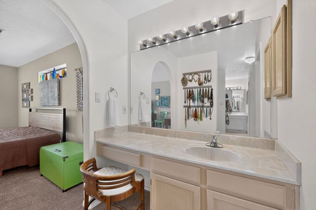 13 Domingo Road, Santa Fe, NM 87508