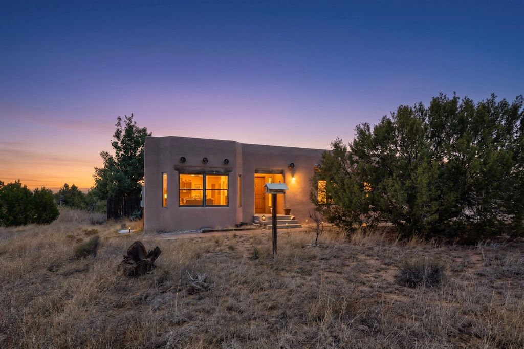 13 Domingo Road, Santa Fe, NM 87508