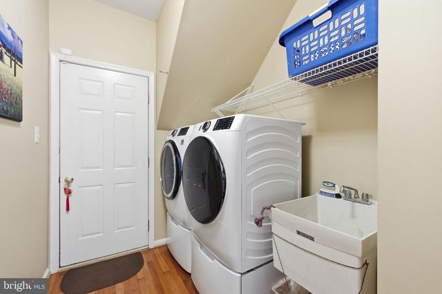 1504 JUDD CT, Herndon, VA 20170