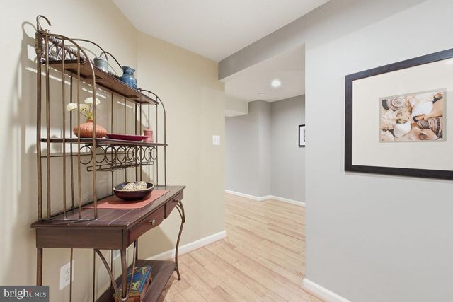 1504 JUDD CT, Herndon, VA 20170