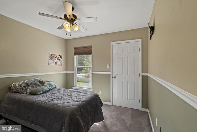 5 ELSWORTH DR, Sicklerville, NJ 08081