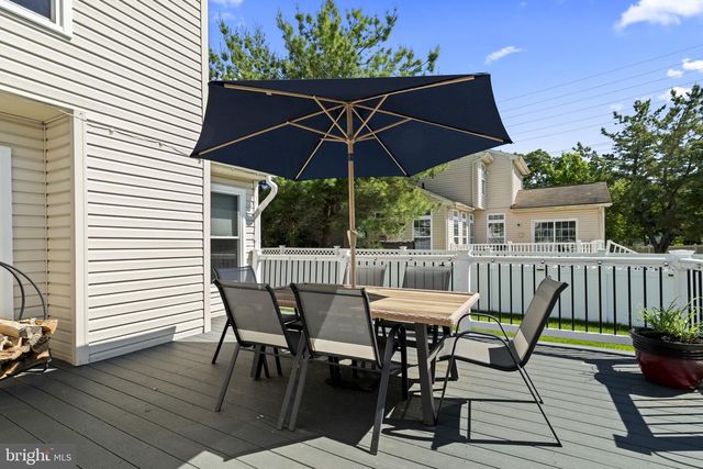 5 ELSWORTH DR, Sicklerville, NJ 08081