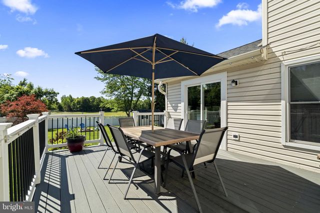 5 ELSWORTH DR, Sicklerville, NJ 08081