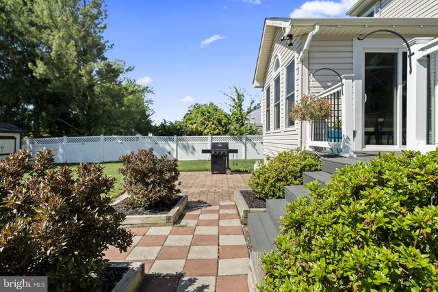 5 ELSWORTH DR, Sicklerville, NJ 08081