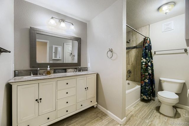 7440 S Blackhawk Street 202, Englewood, CO 80112