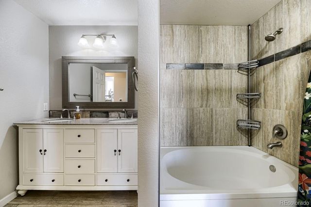 7440 S Blackhawk Street 202, Englewood, CO 80112