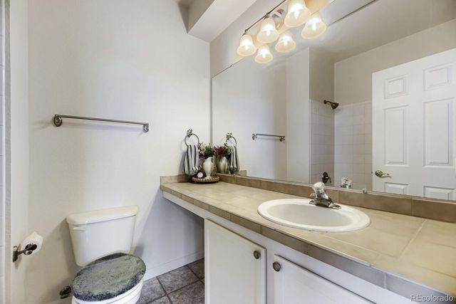 7440 S Blackhawk Street 202, Englewood, CO 80112