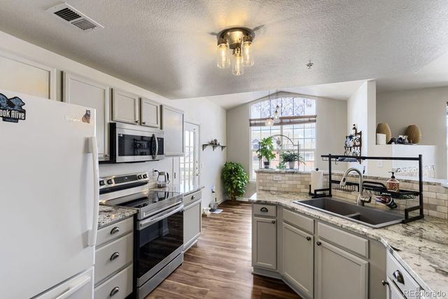 7440 S Blackhawk Street 202, Englewood, CO 80112
