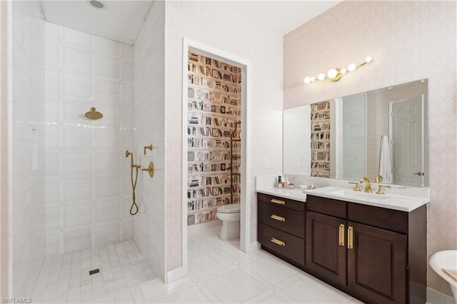 6631 Monterey PT, Naples, FL 34105