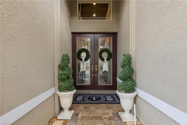6631 Monterey PT, Naples, FL 34105