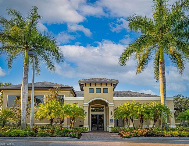 6631 Monterey PT, Naples, FL 34105
