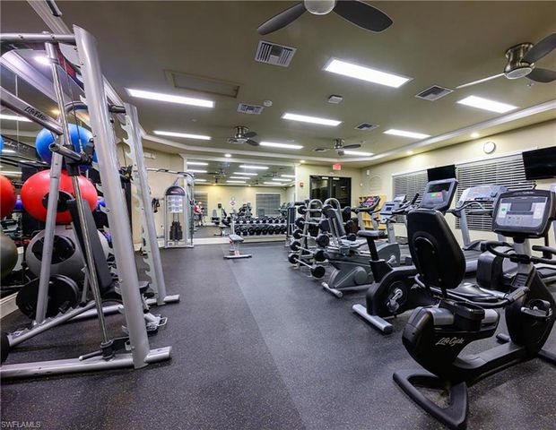 6631 Monterey PT, Naples, FL 34105