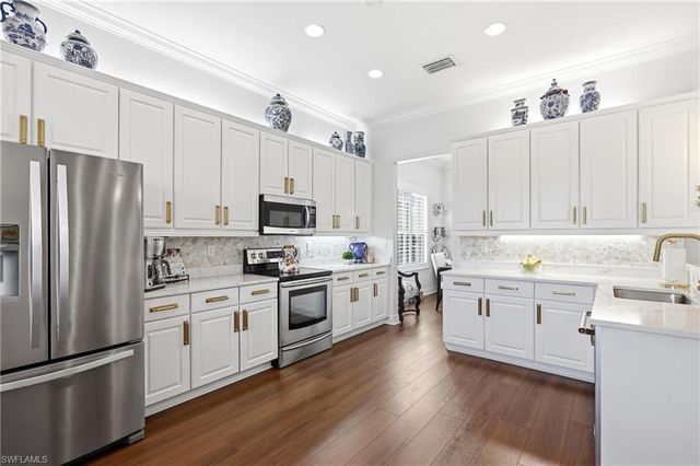 6631 Monterey PT, Naples, FL 34105
