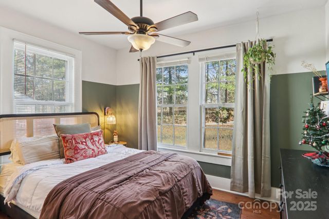 136 Half Circle Lane, Hendersonville, NC 28791