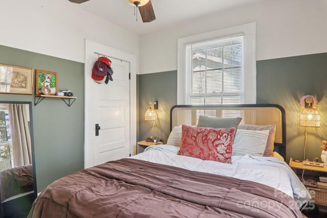 136 Half Circle Lane, Hendersonville, NC 28791