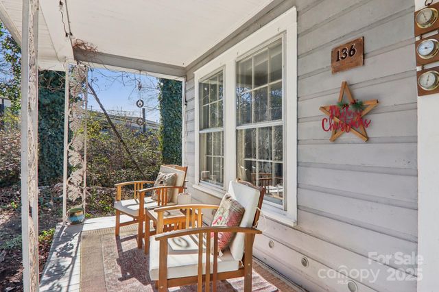 136 Half Circle Lane, Hendersonville, NC 28791