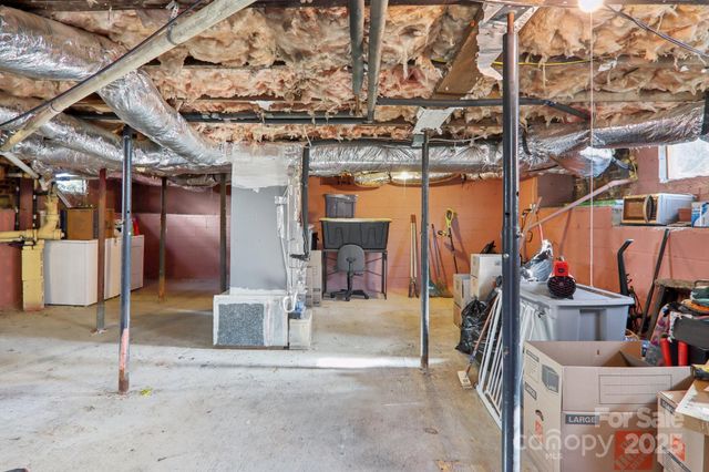 136 Half Circle Lane, Hendersonville, NC 28791