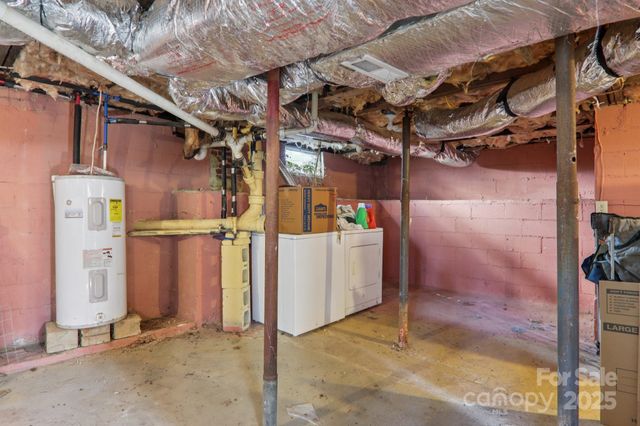 136 Half Circle Lane, Hendersonville, NC 28791