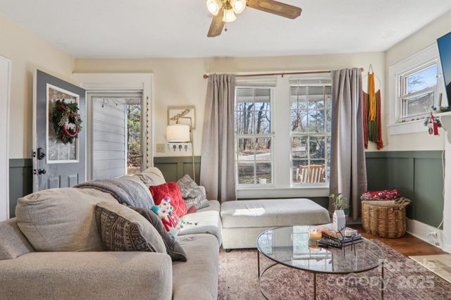 136 Half Circle Lane, Hendersonville, NC 28791