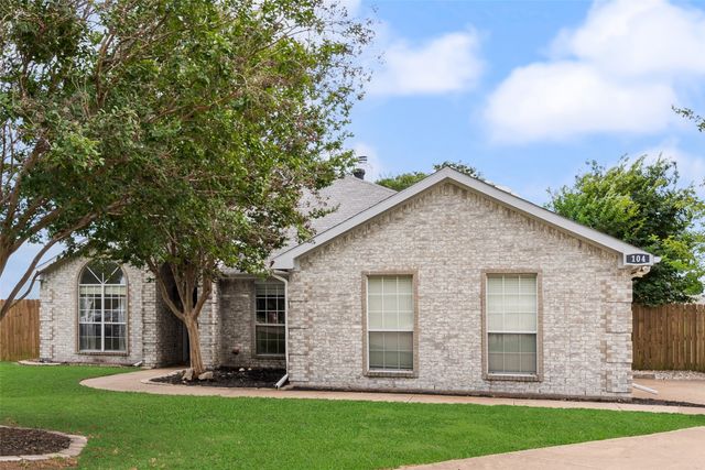 104 Bent Creek Court, Waxahachie, TX 75165
