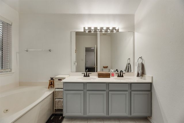 104 Bent Creek Court, Waxahachie, TX 75165