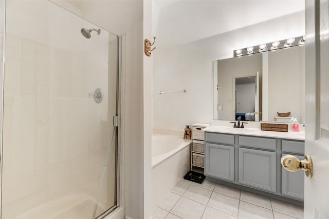 104 Bent Creek Court, Waxahachie, TX 75165