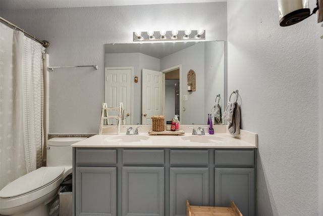 104 Bent Creek Court, Waxahachie, TX 75165