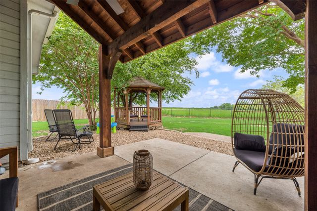 104 Bent Creek Court, Waxahachie, TX 75165