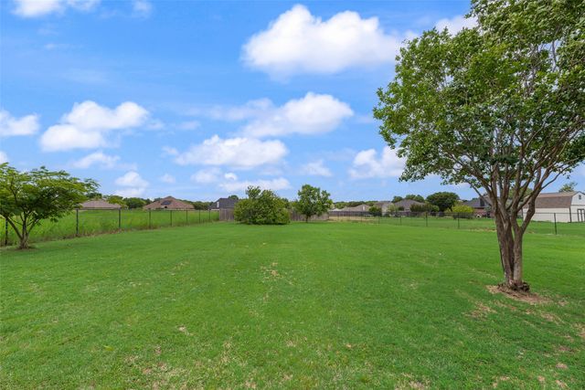 104 Bent Creek Court, Waxahachie, TX 75165