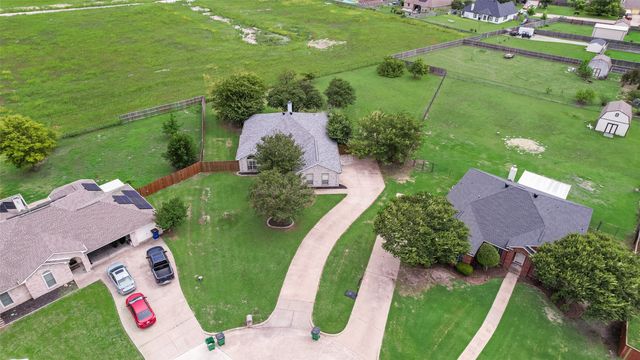 104 Bent Creek Court, Waxahachie, TX 75165