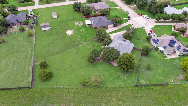104 Bent Creek Court, Waxahachie, TX 75165