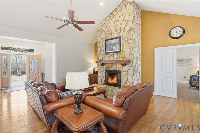 25 Tara Woods Dr, Bumpass, VA 23024