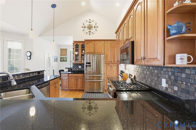 25 Tara Woods Dr, Bumpass, VA 23024