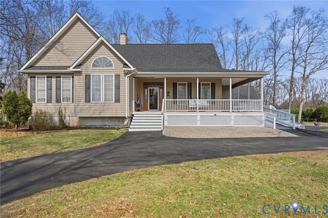25 Tara Woods Dr, Bumpass, VA 23024