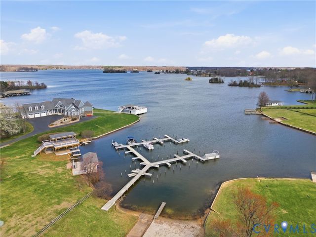 25 Tara Woods Dr, Bumpass, VA 23024
