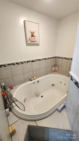 1235 Sulphur Springs Road, Waynesville, NC 28786