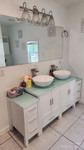 1235 Sulphur Springs Road, Waynesville, NC 28786