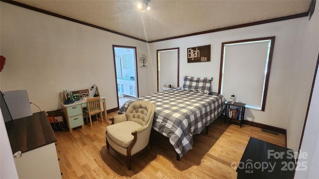 1235 Sulphur Springs Road, Waynesville, NC 28786