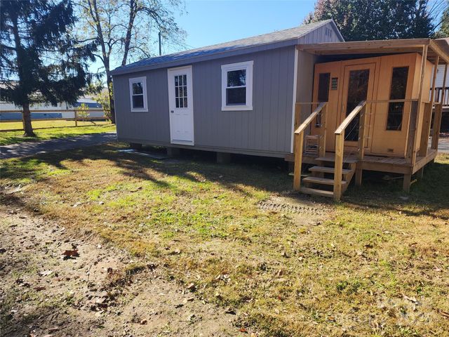 1235 Sulphur Springs Road, Waynesville, NC 28786