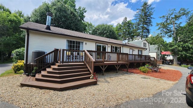 1235 Sulphur Springs Road, Waynesville, NC 28786