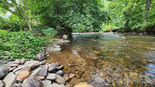 1235 Sulphur Springs Road, Waynesville, NC 28786